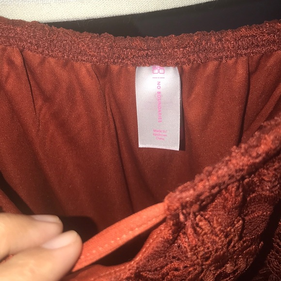 Shirt without sleeve. Gorgeous! Never worn - Picture 3 of 3